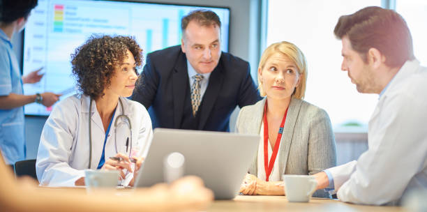 istock business medical relationship 872235930