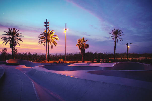 seconda casa - skateboard park extreme sports recreational pursuit skateboarding foto e immagini stock
