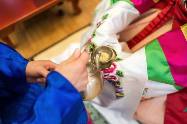 boda tradicional en corea. - boda coreana fotografías e imágenes de stock