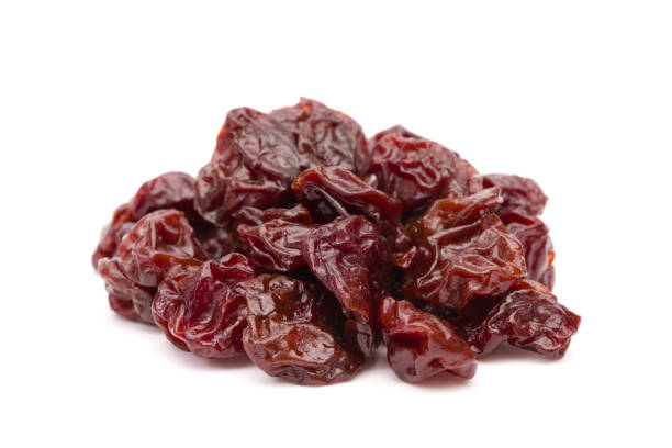 백색 backgroun에 말린된 체리 - dried cherries 뉴스 사진 이미지
