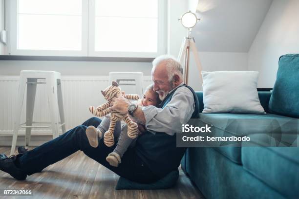 Juntos Es El Único Lugar Que Queremos Ser Foto de stock y más banco de imágenes de Abuelos - Abuelos, Abuelo, Nietos