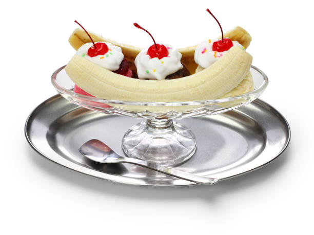 istock homemade banana split sundae, american dessert 872538720