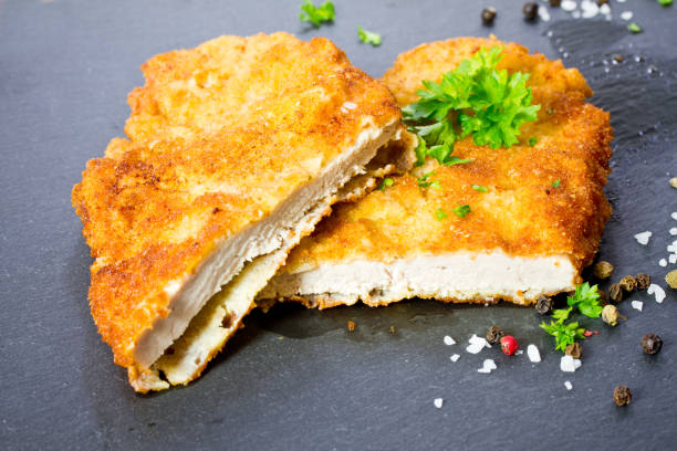 schnitzel - cutlet meat steak veal - fotografias e filmes do acervo