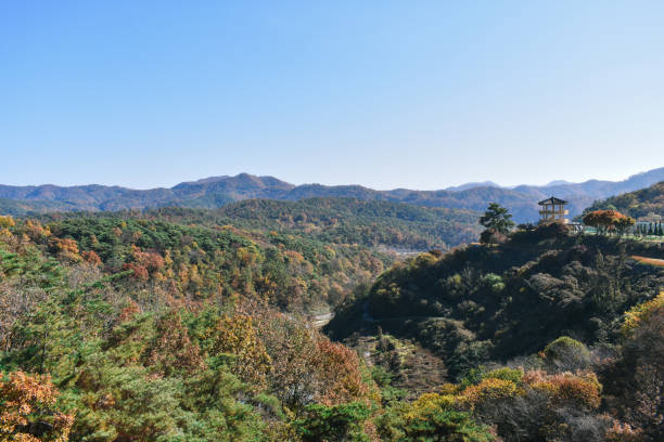 istock Mountain of autumn 872614784