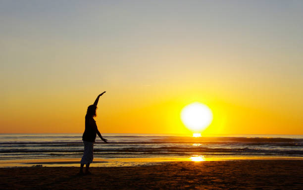 istock Woman in silhouette 872618284