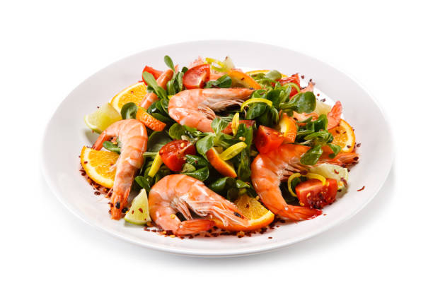 istock Shrimps with rice noodles and vegetables 872622072
