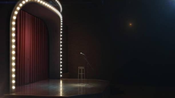 palco vazio escuro com microfone. 3d render - improv - fotografias e filmes do acervo