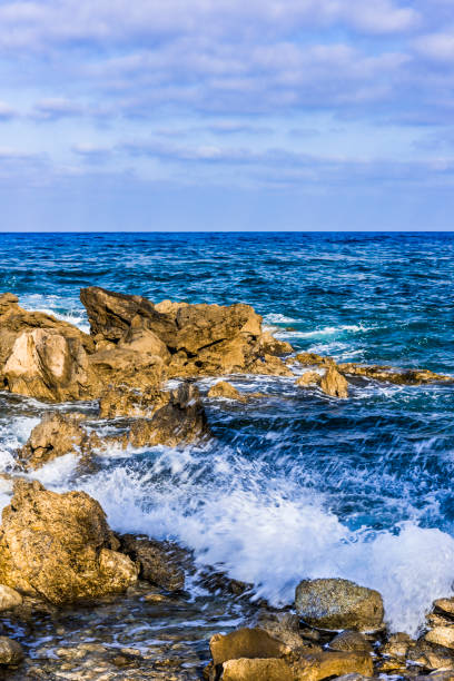 istock Spray of foam waves 872713956