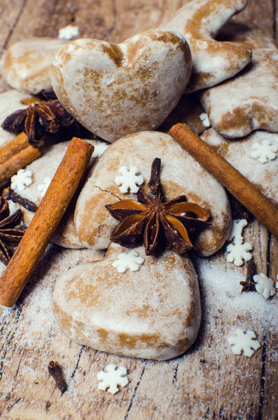 istock Heart-shaped Christmas gingerbreads 872746560