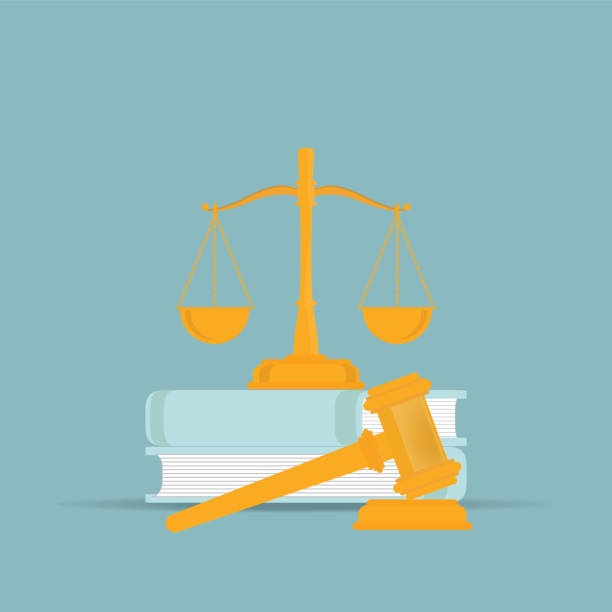 illustrations, cliparts, dessins animés et icônes de livres de droit avec un marteau de juges dans le style plat. - lawsuit