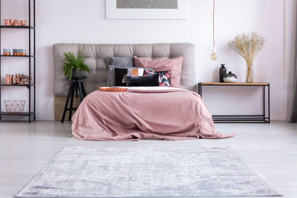 istock Gray and pink pillowcases 872787286