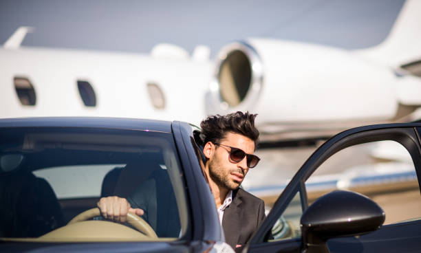 istock Man at the airport 872795096