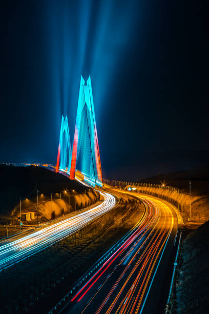 yavuz sultan selim ponte, istambul, turquia - city mega night built structure - fotografias e filmes do acervo