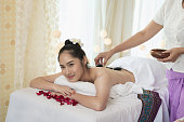 junge-frau-im-spa.jpg?b=1&s=170x170&k=20&c=n6dVi_3H7-rE3MLejxTDQWDIlpapd4BDaafFGgv6dDw=