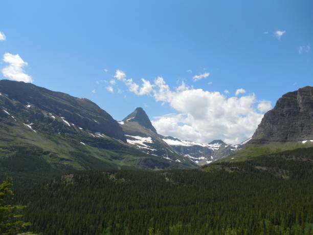 istock Mountain Views and Water Scenes 872907984