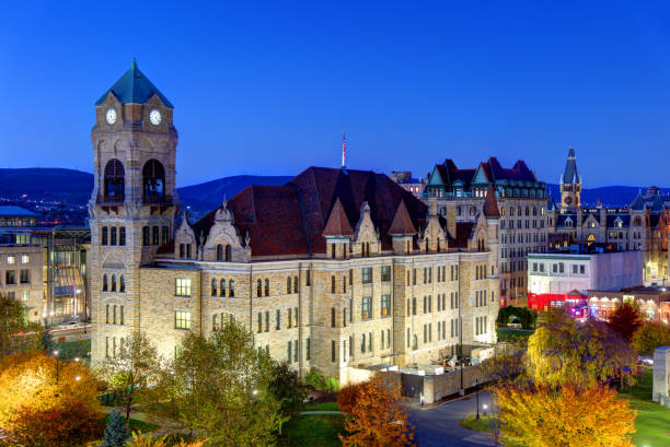 scranton, pennsylvanie courthouse square - scranton pa photos et images de collection