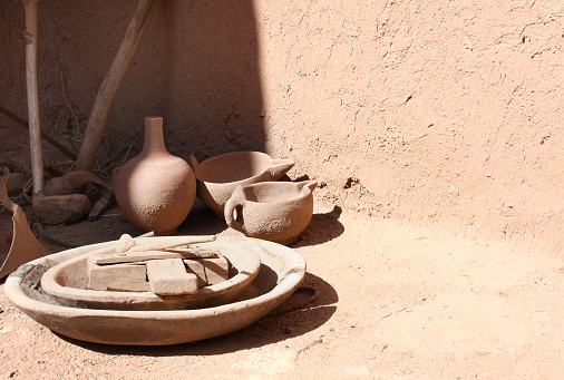 Traditional clay pottery in the Moroccan house, Kasbah Ait Ben Haddou (Ait Benhaddou), Atlas Mountains, Morocco, North Africa. UNESCO World Heritage Site