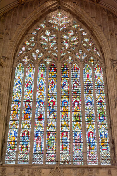 arco vetrata - cattedrale di york foto e immagini stock