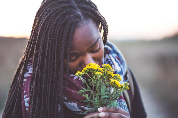 istock Smelling Bouquet Of Fresh Flowers 872954382