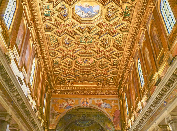 rom, italien - 9. oktober 2017: der innenraum der kapelle der basilica di santa maria in trastevere - 5905 stock-fotos und bilder