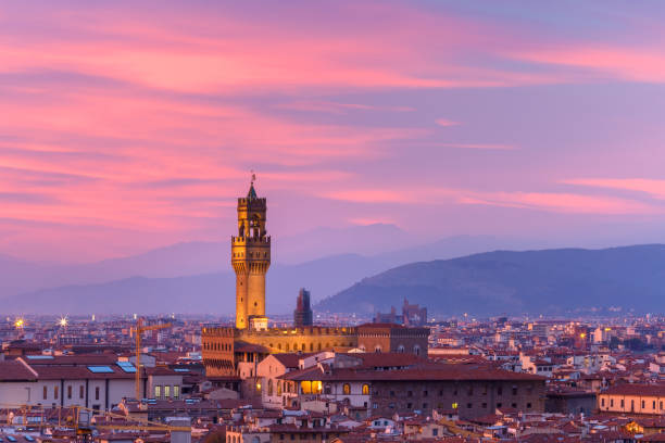 istock Palazzo Vecchio at sunset in Florence, Italy 872983938
