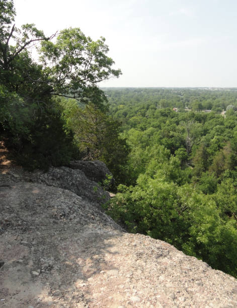 istock Looking at the cliff from the top 873016440