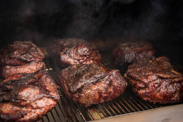 barbecue in the smoker - pot roast roast beef roasted beef imagens e fotografias de stock