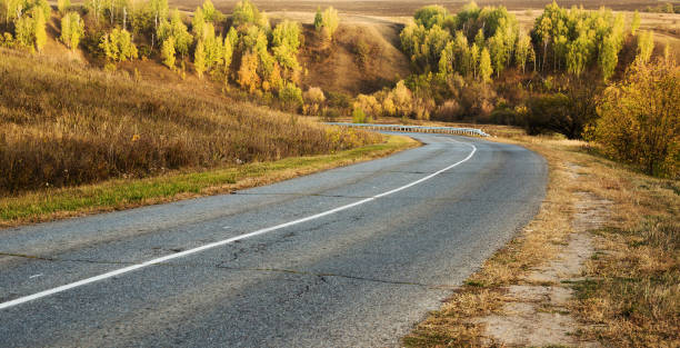 istock Suburban highway in the countryside 873055498