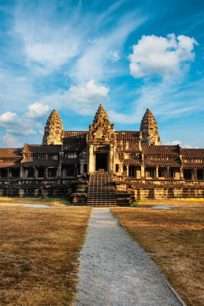 캄보디아에서 앙코르 와트 사원의 전면 보기 - siem reap province 뉴스 사진 이미지