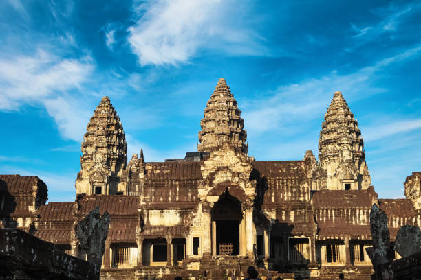 캄보디아에서 앙코르 와트 ��사원의 전면 보기 - siem reap province 뉴스 사진 이미지