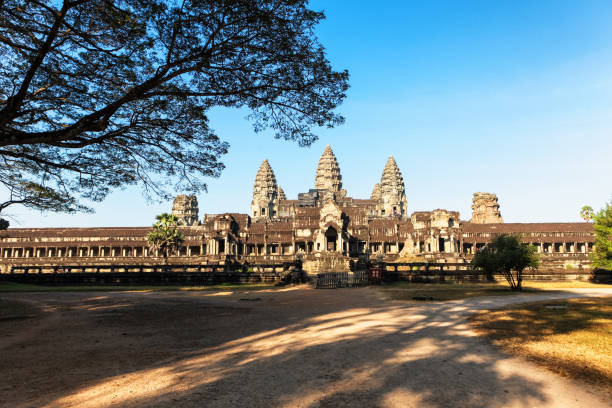 캄보디아에서 앙코르 와트 사원의 전면 보기 - siem reap province 뉴스 사진 이미지