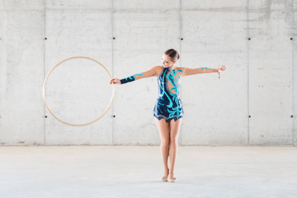 istock Hey there, golden hoop 873282854