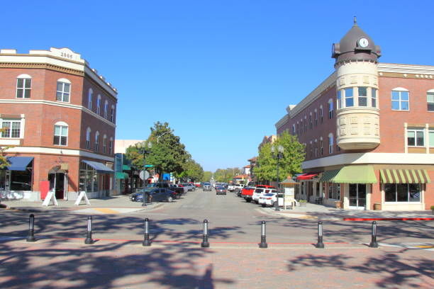 istock Downtown Paso Robles, California 873385538