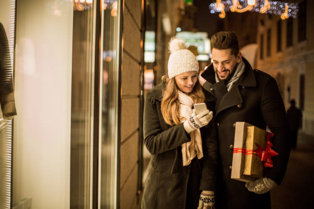 istock Looking for Christmas gifts 873395896