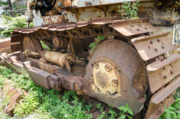 istock vintage old caterpillar track of a tractor 873469574