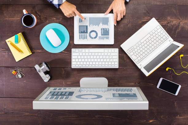 istock Business person working at office desk 873519336