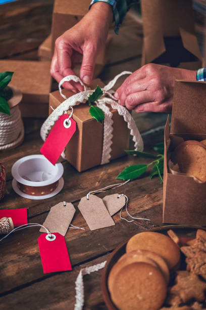 istock Sending Homemade Cookies for Christmas as a Gift 873535098