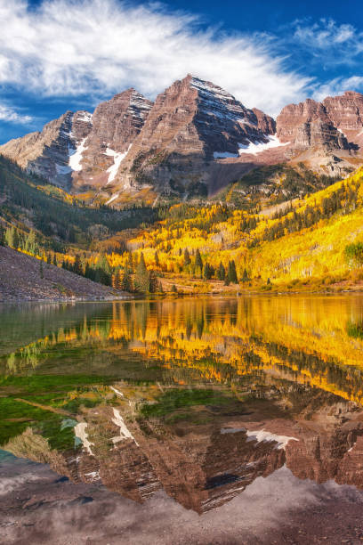 istock Falls color at Aspen's Maroon Bells with reflections 873548196