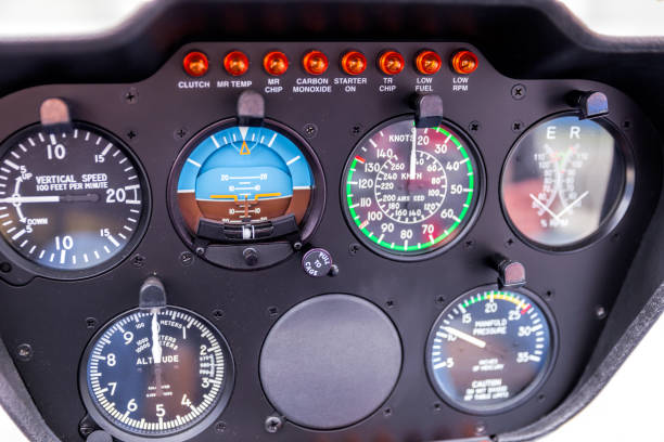 o painel de painel em uma cabine de helicóptero - helicopter cockpit airplane speedometer - fotografias e filmes do acervo