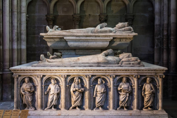 interior and details of the basilica of saint denis. paris, france - church close up paris france gothic style imagens e fotografias de stock