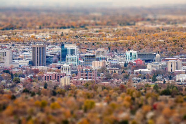 istock Tilt Shift affect on city of Boise with fall colors 873709100