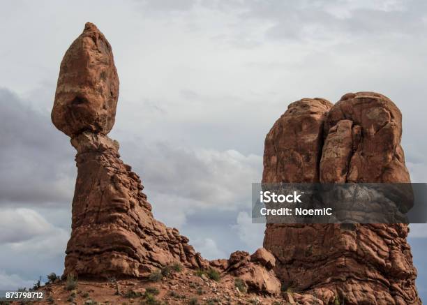 Balanced Rock Stock Photo - Download Image Now - Arches National Park, Balanced Rock, Beauty In Nature