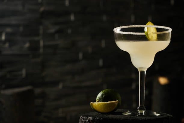 istock Classic lime margarita cocktail 873803008