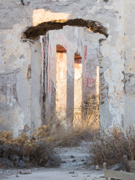 istock Abandoned house in Greece 873813394