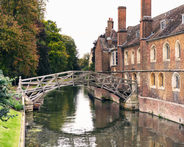 Mathematical Bridge over the river Cam in Cambridge A wooden bridge over the river Cam in Cambridge, known as Mathematical Bridge. queens college stock pictures, royalty-free photos & images