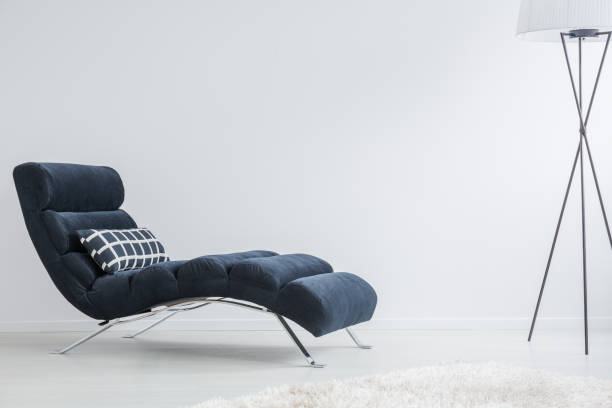 방에 현대 램프 - psychiatrists couch 뉴스 사진 이미지