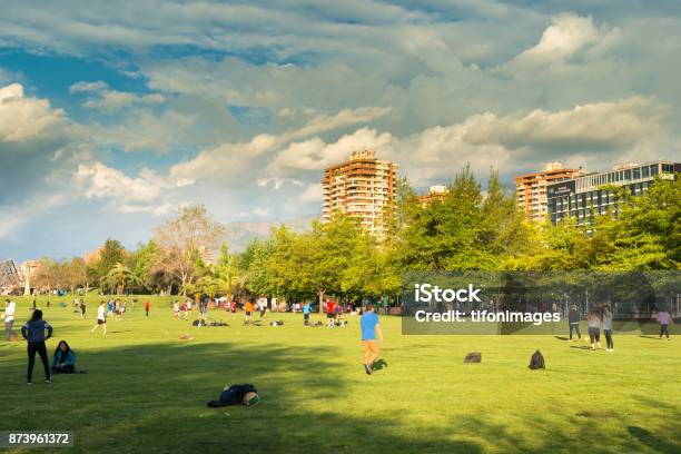 Foto de Parque Araucano e mais fotos de stock de Chile - Chile, Santiago - Região Metropolitana de Santiago, América Latina