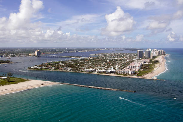 istock Aerial view of Palm Beach Inlet 874000972