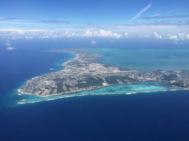 grand cayman - water jet photos et images de collection