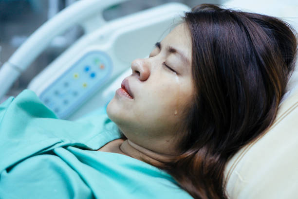 istock Woman in Labor 874118846